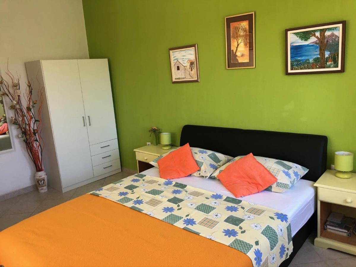 Apartamento Family Stakic Baška Voda Exterior foto